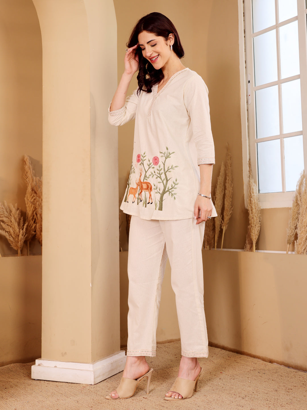 White Embroidered Deer Kurta Pajama Set For Women