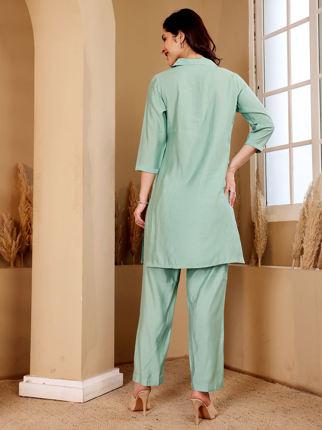ROMAN SILK