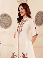 Elegant White Embroidered Floral Kurti With Mandarin Collar