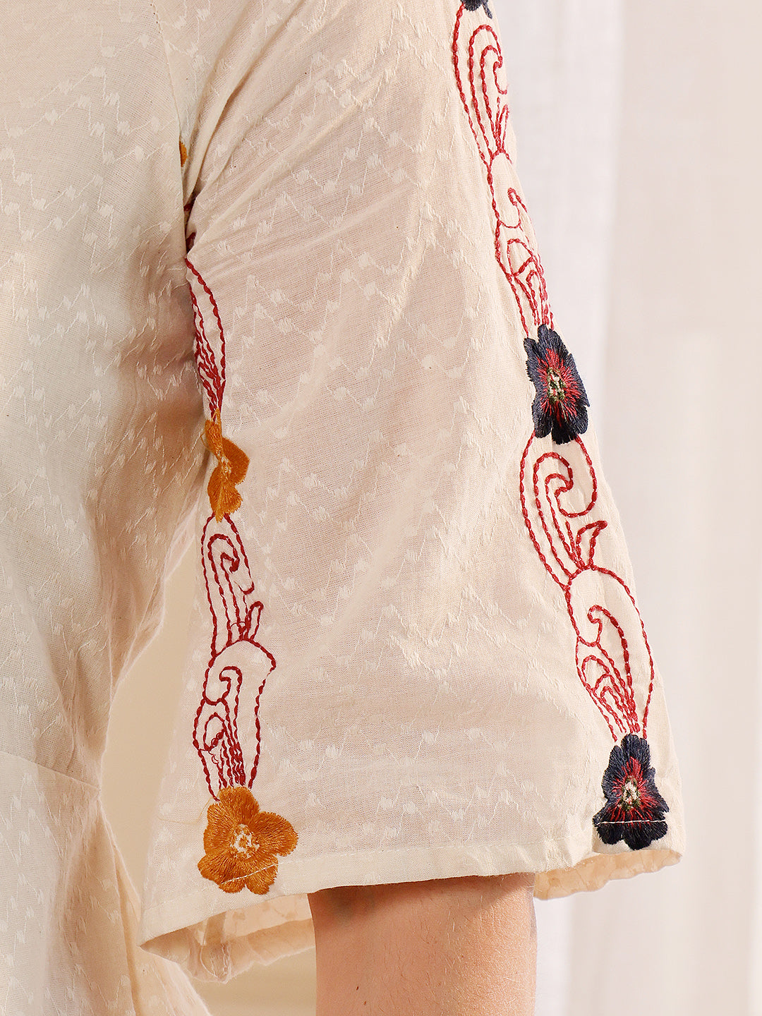 Elegant White Embroidered Floral Kurti With Mandarin Collar